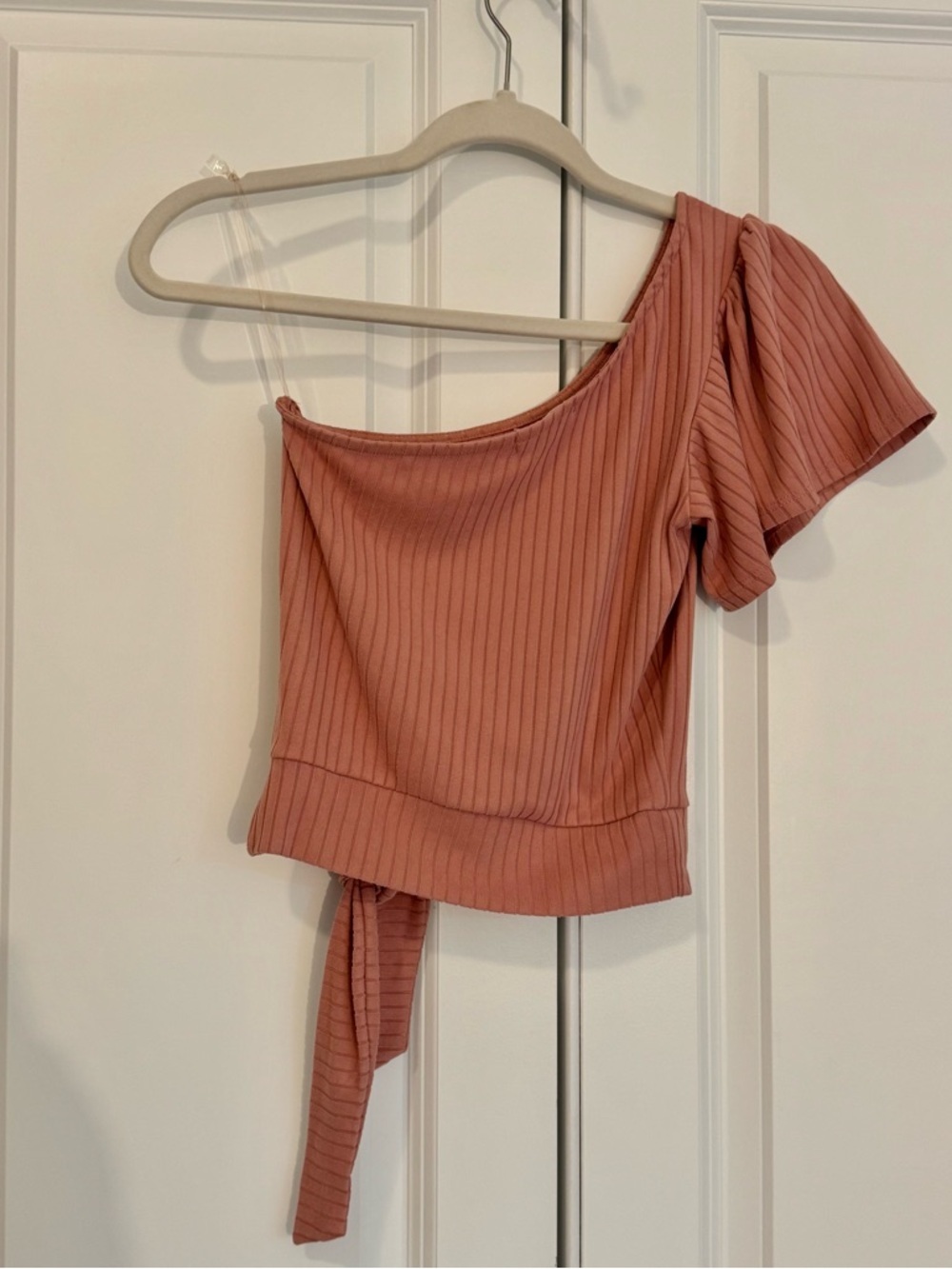 Moa Moa One-Shoulder Tie-Front Crop Top in Dusty Rose / Mauve - Picture 3 of 5